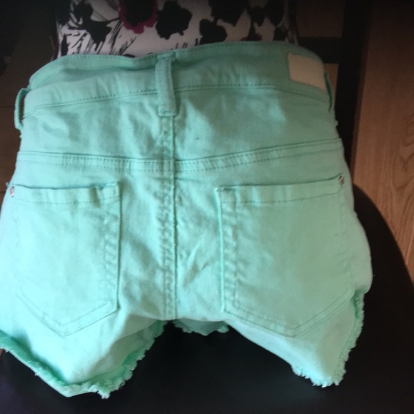 Shorts - Picture 2 of 3